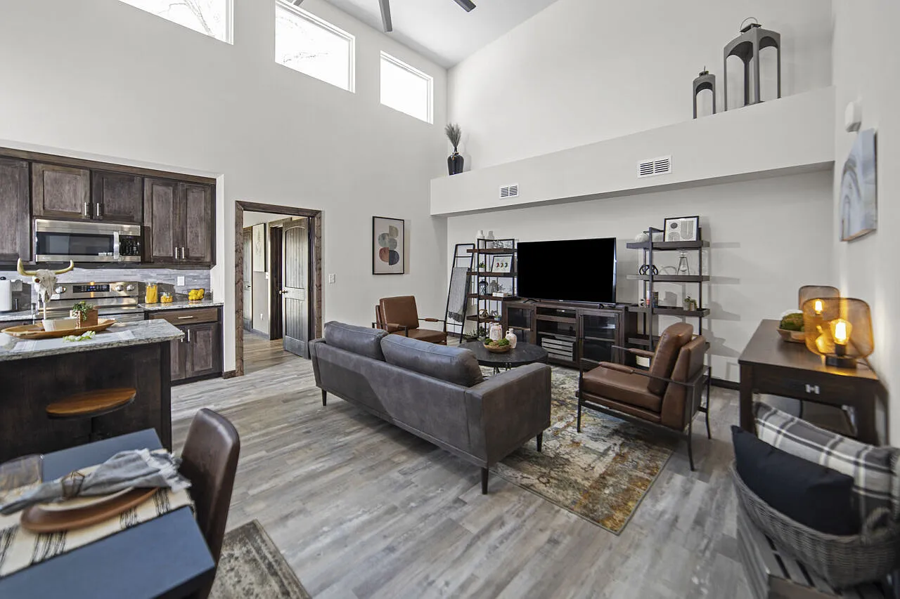 Settlers Trail Apartments — Photo 1