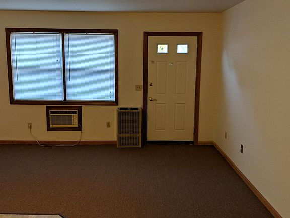 3rd image of 225 Maple St APT 7