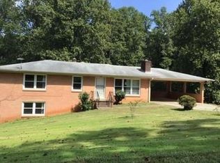 606 N Poplar St, Walhalla, SC 29691