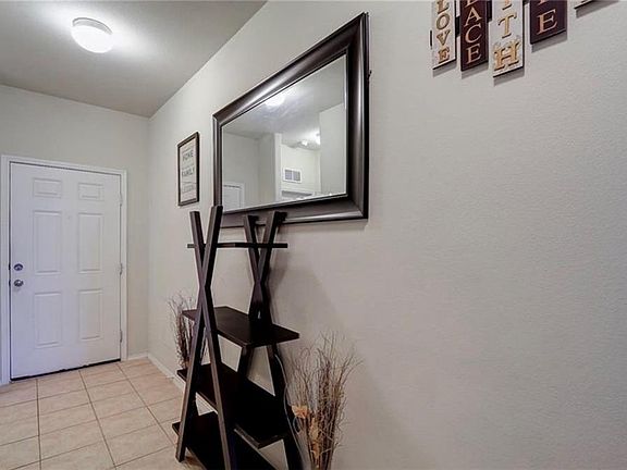 5th image of 1621 Gayla Creek Dr