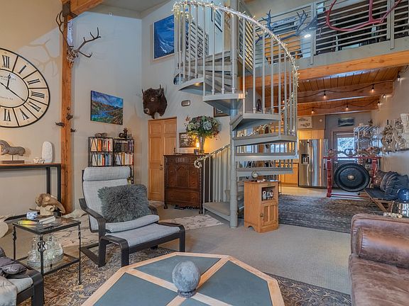 3rd image of 825 28th Ave APT 1