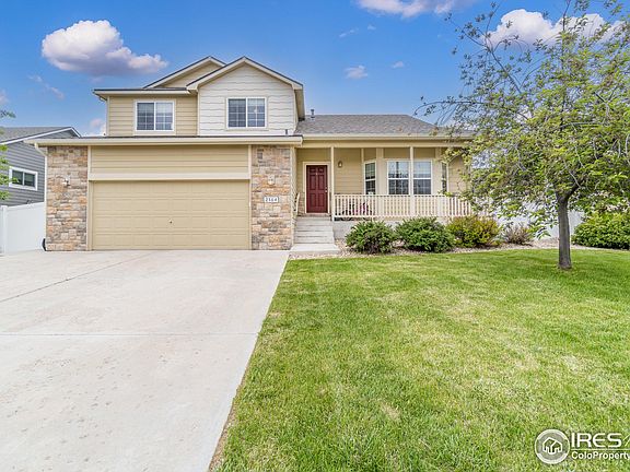 2nd image of 2564 Rosemary Ln