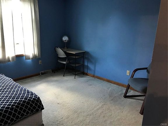 3rd image of 5777 Mountain Laurel Dr