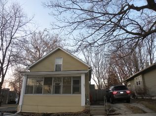 207 W Elm St, Bloomington, IL 61701