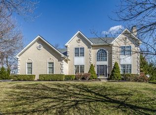 44 Wyckoff Dr, Pittstown, NJ 08867