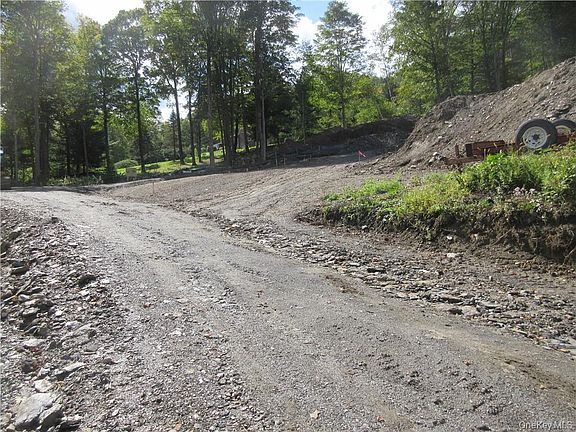 3rd image of 565 Halls Corners Road