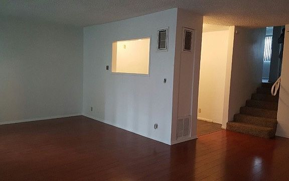 3rd image of 7314 Variel Ave APT 10