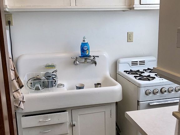 5th image of 302 Norris Ct APT 4