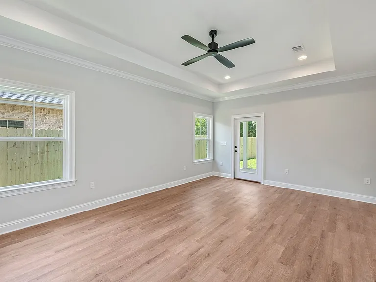 1404 Hickory St — Photo 7