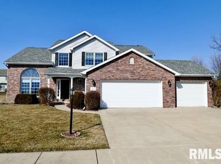 2111 W Brenyn Ct, Dunlap, IL 61525