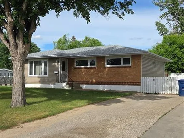 1151 BOGUE AVENUE, Moose Jaw, SK S6H 4M4