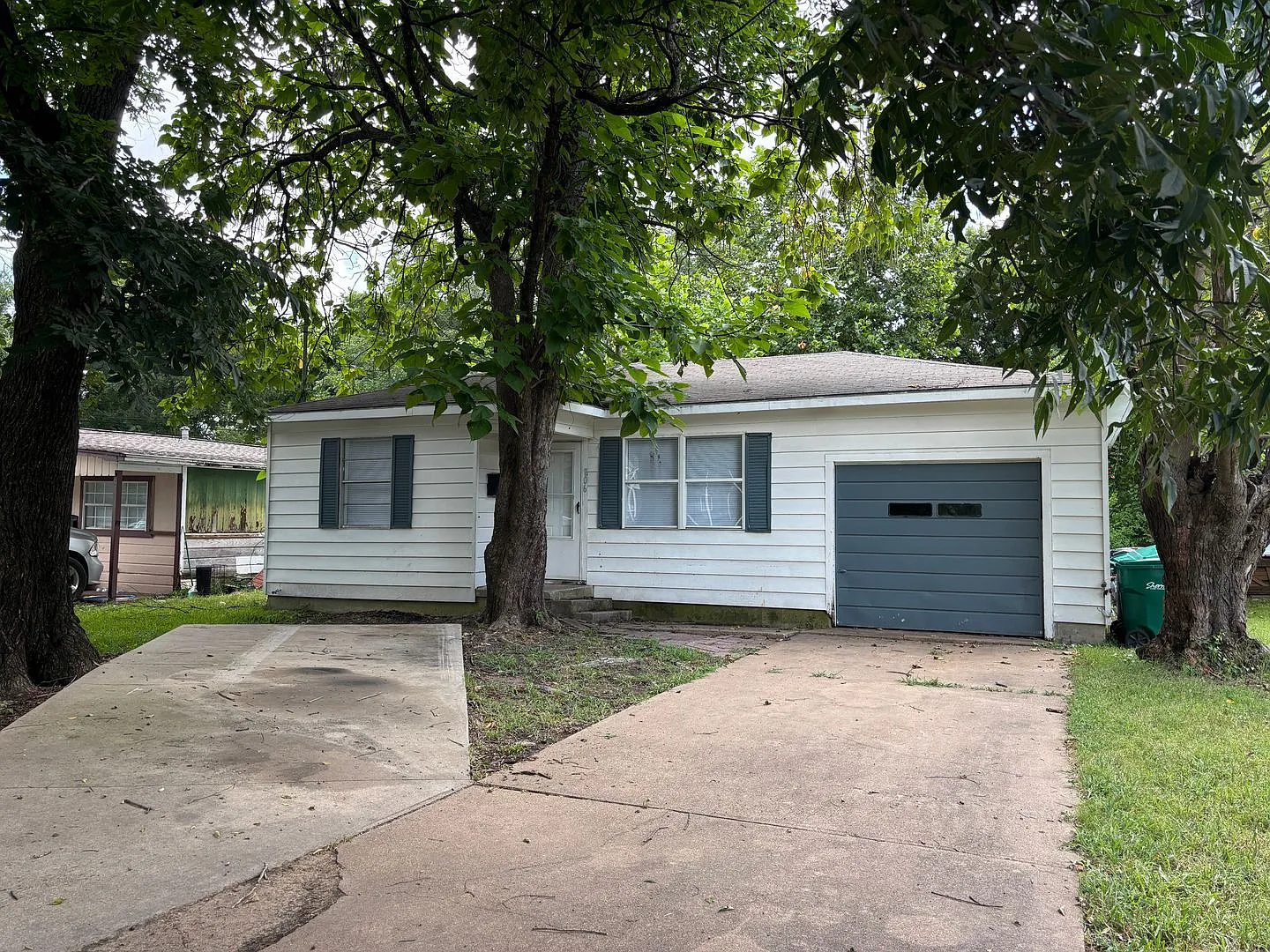 2/1 in Quiet Corner Near Texoma Parkway! — Photo 1