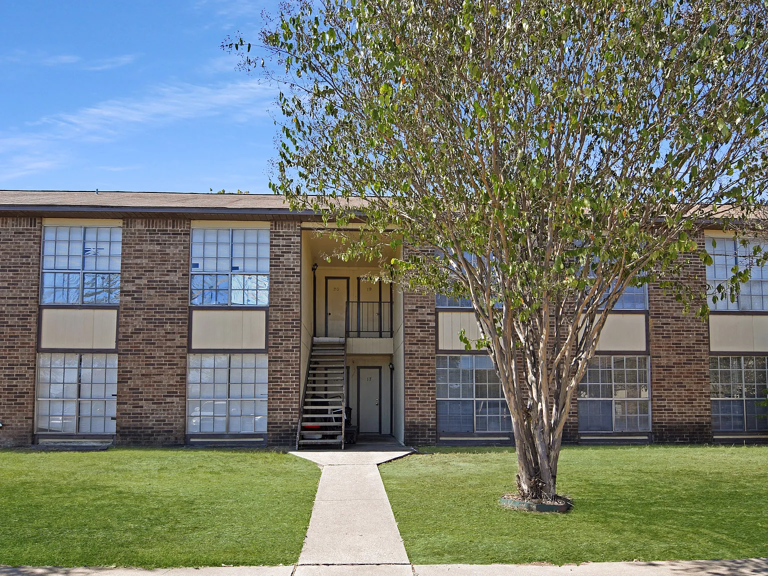 705 W Ave D, Belton — Photo 1