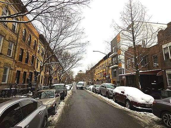 2nd image of 318 Linden St APT 3