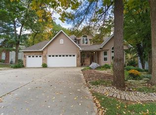 4 Donna Ct, Edwardsville, IL 62025