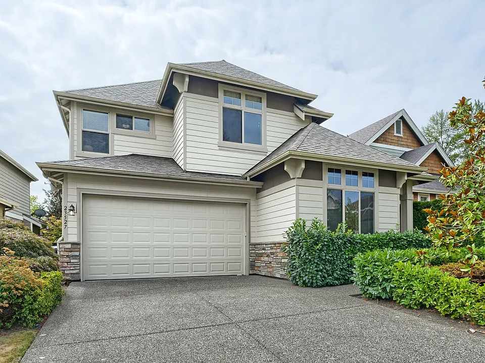 23527 NE 13th Pl