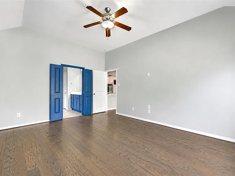 9802 Massanutten Ln — Photo 36