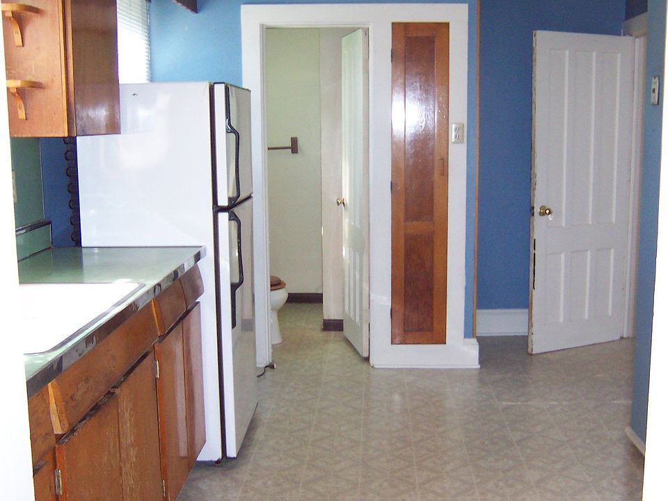 2nd image of 4 Gillespie St