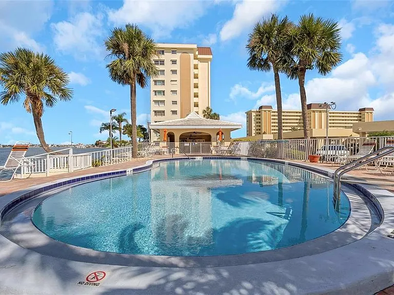 4700 Cove Cir #107 — Photo 44
