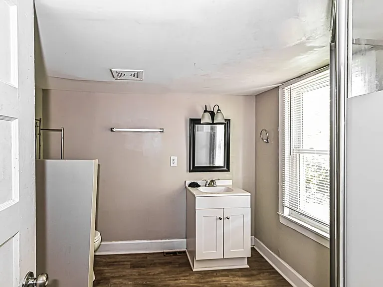 5224 Ridgeway St — Photo 10