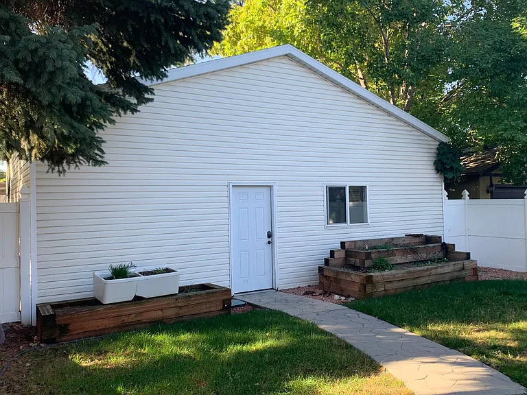1024 E Hollywood Ave — Photo 15