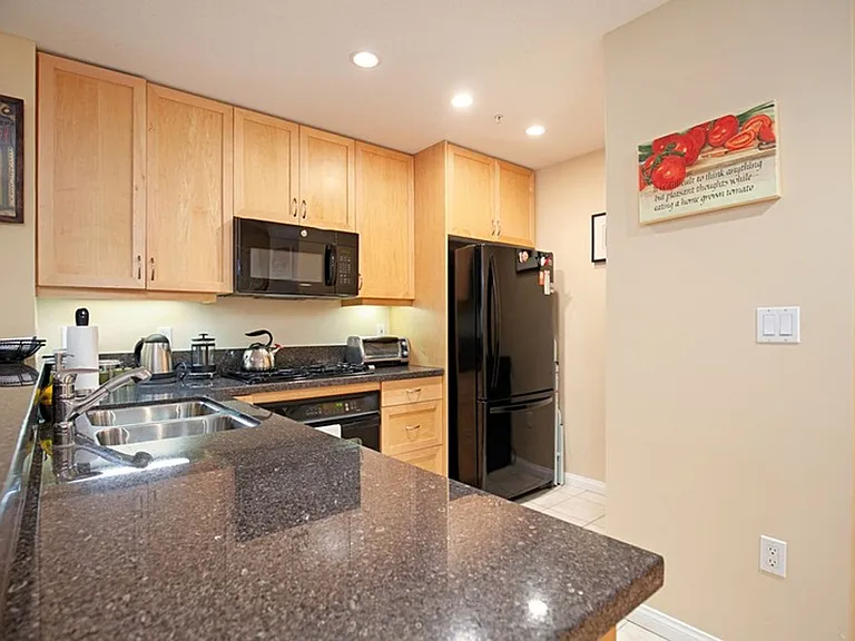 850 Beech St #317 — Photo 8
