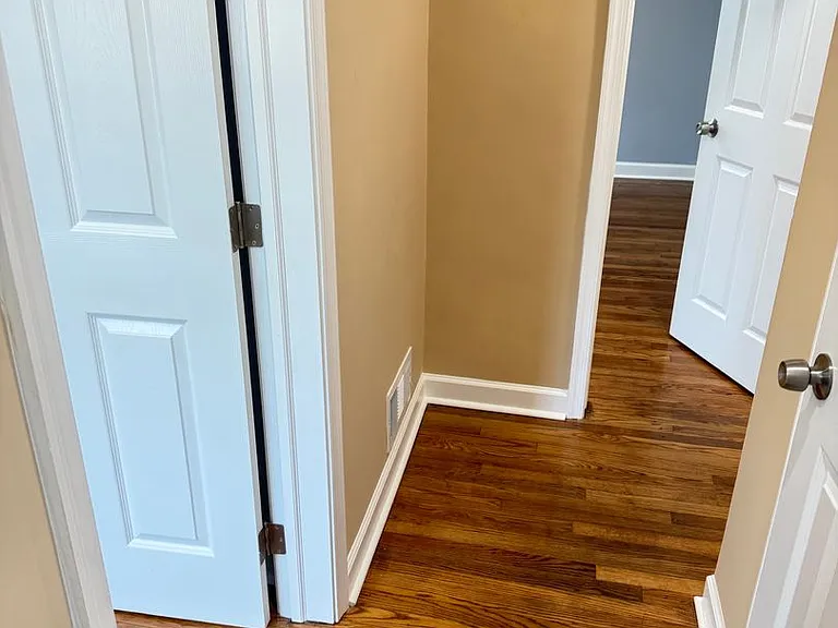 8804 Bradford Rd — Photo 45