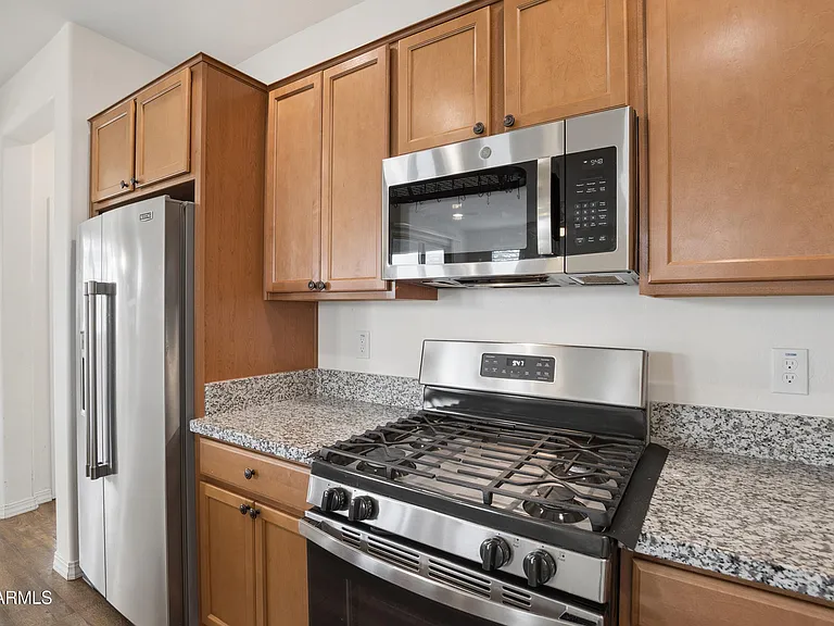 17863 W Hiddenview Dr — Photo 7