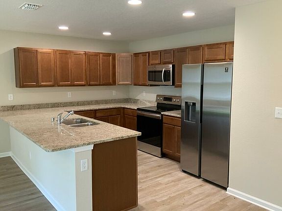 5th image of 7039 Camfield St