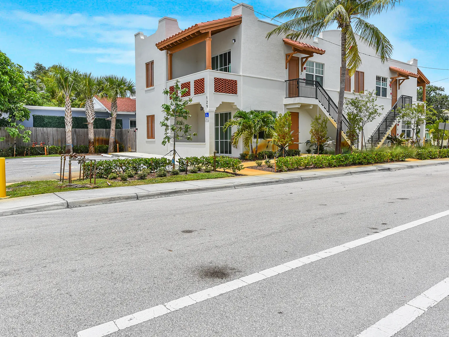 2 bed, 2.0 bath, 1016 sqft, $2,250 — Photo 3