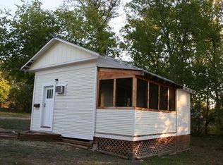 900 E Walnut St, Lockhart, TX 78644