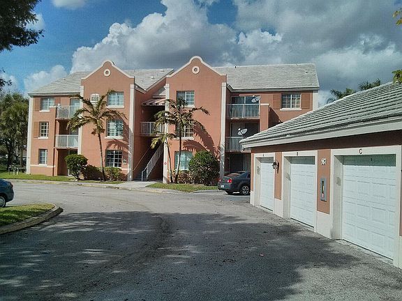 4th image of 11185 SW 6th St APT 103