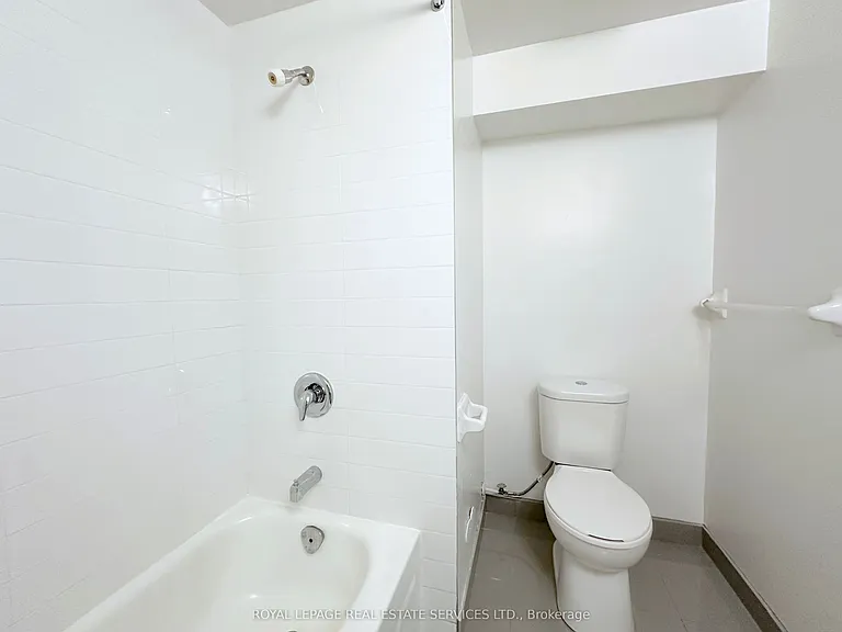 32 Carluke Cres #103 — Photo 8