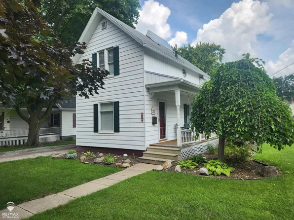 816 N Washington St, Owosso, MI 48867