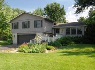 7713 Hillside Rd, Crystal Lake, IL 60012