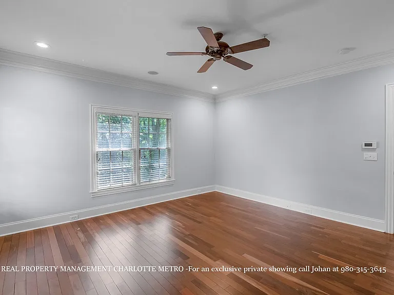 529 Queens Rd — Photo 47
