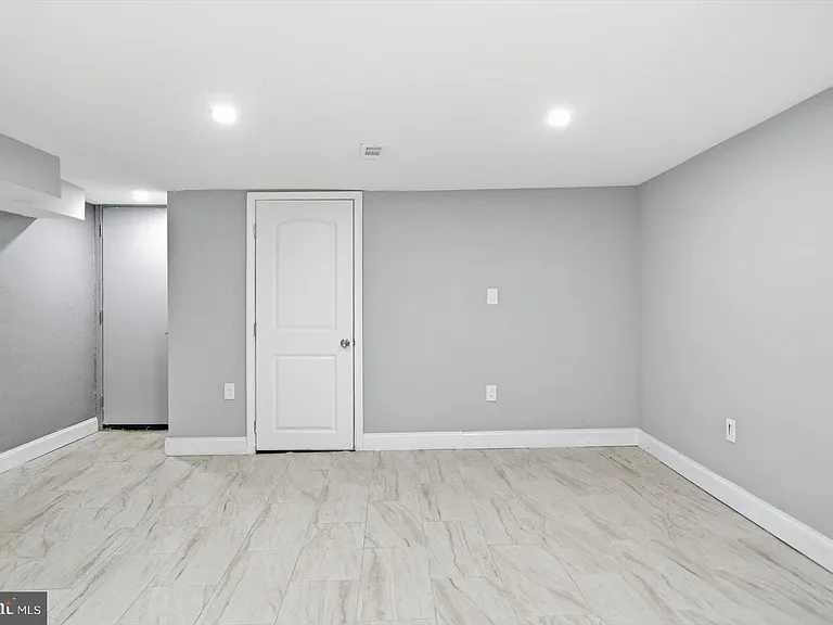 2536 Garrett Ave — Photo 16