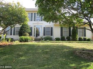 5361 Sequoia Farms Dr, Centreville, VA 20120