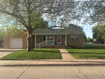 250 W 11th St, Hoisington, KS, 67544