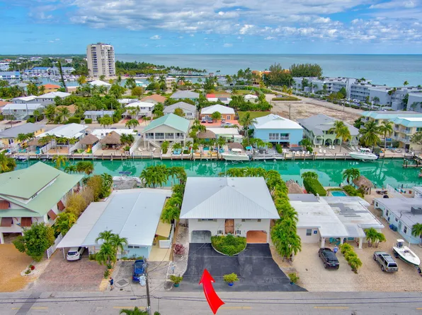 220 4th St, Key Colony Beach, FL 33051