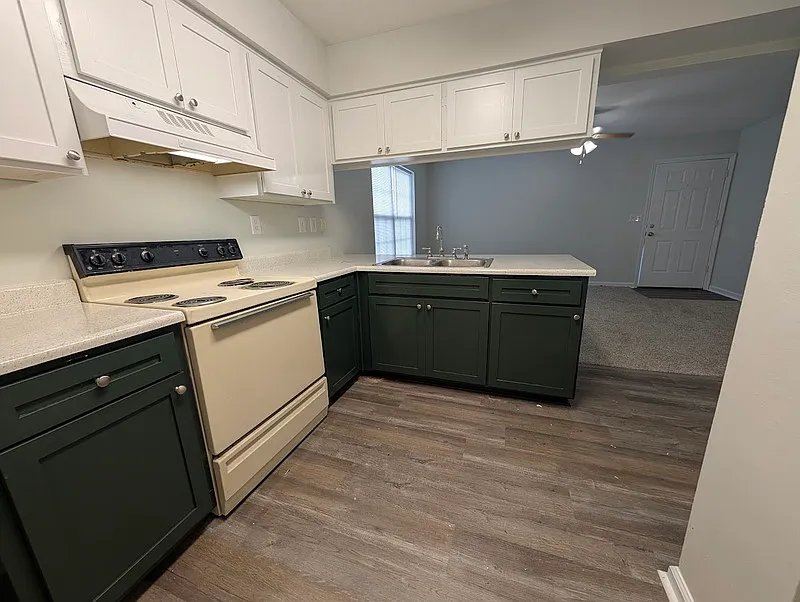 2348 Horne Ave #6