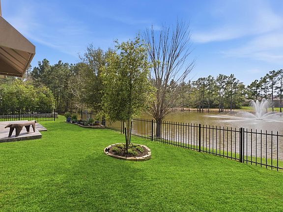 3rd image of 207 Arabian Dr