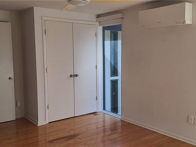 90 E Woodland Rd — Photo 40