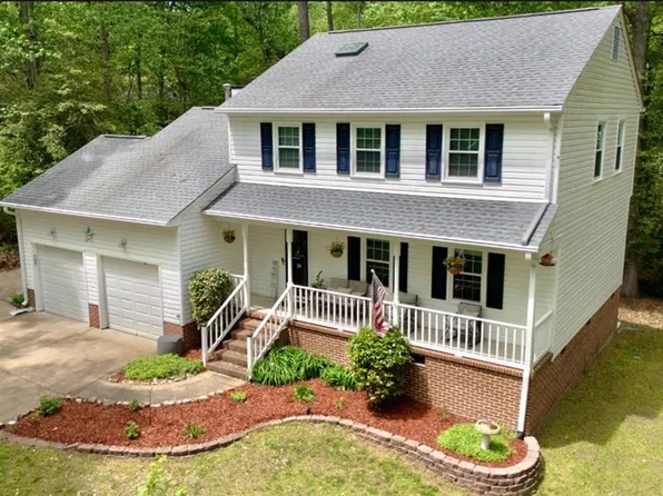 207 Winchester Pl, Smithfield, VA 23430