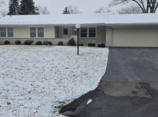 4246 Wood View Ln, Racine, WI 53404