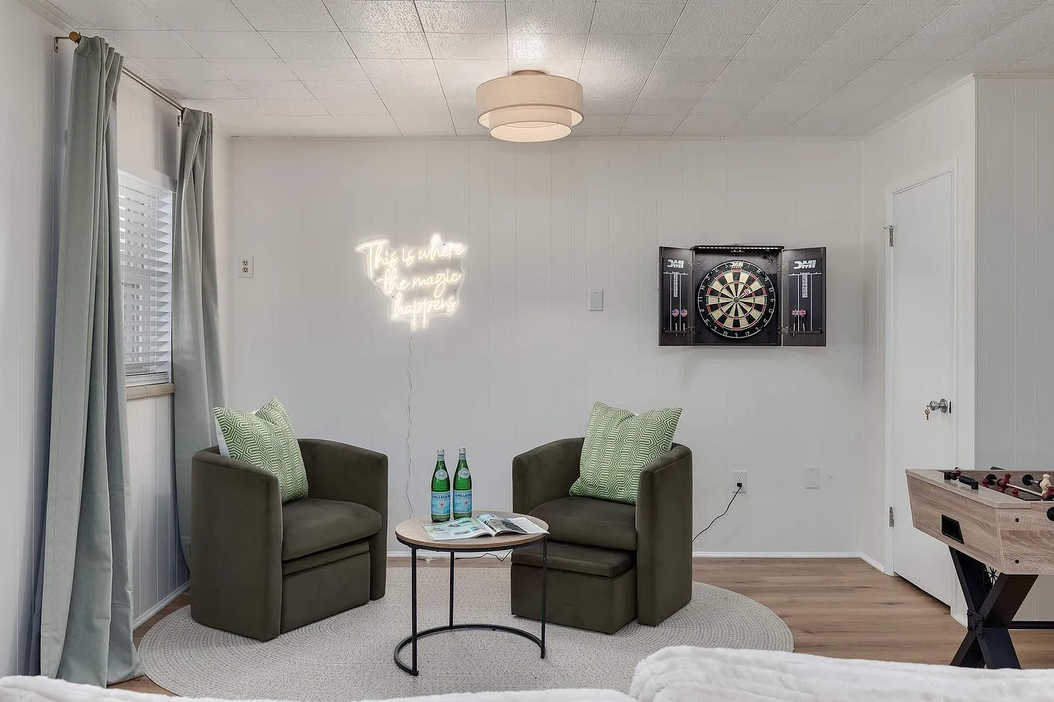 4 bed, 2.0 bath, 1819 sqft, $6,370 — Photo 4