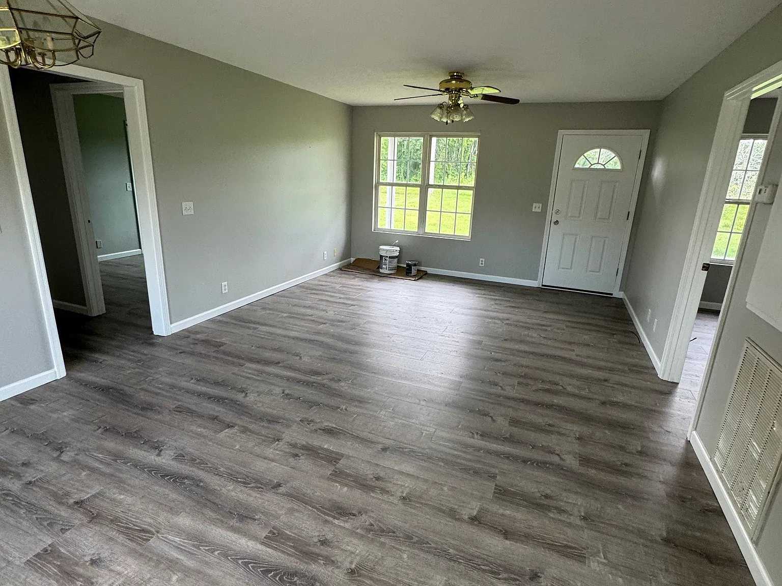 758 College St — Photo 3