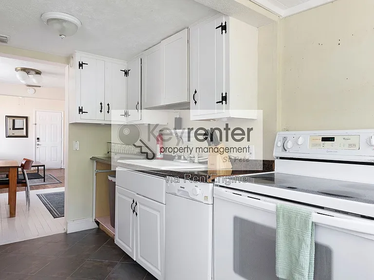 3860 Burlington Ave N — Photo 10
