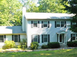 179 Hemlock Rd, Vernon, VT 05354