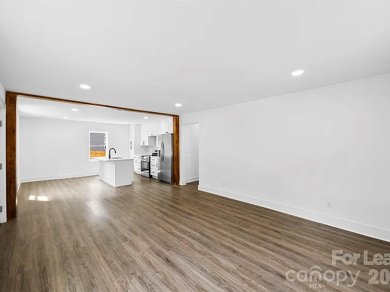 2942 Reid Ave — Photo 7